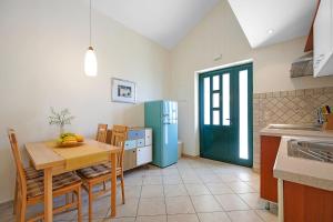 Apartments Blanka - Garden Oasis with Jacuzzi