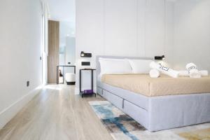 Cavour Suites 31 1BR in Heritage Building with Parking, Old Town Olbia