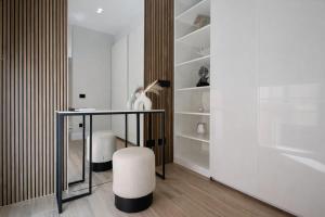 Spacious Modern Fully equipped Apartment in Monumental Building - Parking - Historical Centre