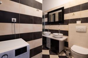 PETRUS SUPERIOR APARTMENT - spacious three-room apartment - prestigious location near Diocletians Palace and Bacvice beach - the best restaurants within walking distance - free parking provided