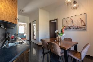 PETRUS SUPERIOR APARTMENT - spacious three-room apartment - prestigious location near Diocletians Palace and Bacvice beach - the best restaurants within walking distance - free parking provided