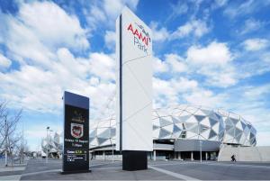 Urban Chic with Skyline Views 1 Free Parking