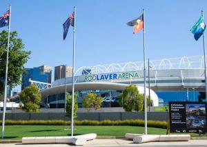 Urban Chic with Skyline Views 1 Free Parking