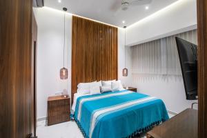 Chic Condo with Scenic Views, Pool and Gym