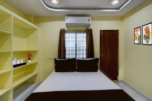 Hotel O Infocity Ghatkesar Formerly SR Grand