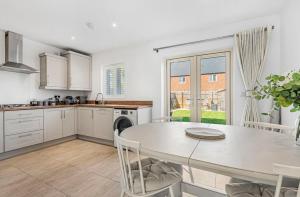 House Launton Village - close to Tythe Barn, Blenheim Palace & Bicester Shopping