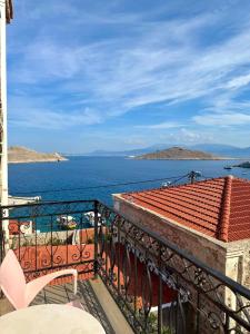 Grego apartment Chalki