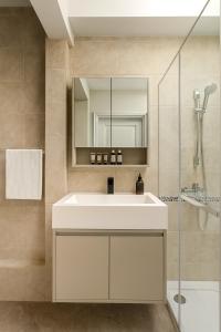 Chic Central London Flat