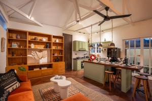 Villa Vogue ღ Stylish Boutique 3BR Canggu with Private Gym