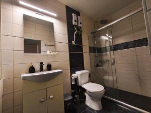 Xryspa suites Perama