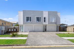 Stylish Beach Retreat Horses & Coastal Charm