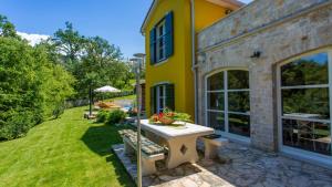 Beautiful villa Splendida with pool in Porec