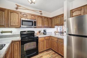 Lagoon 762B Townhouse