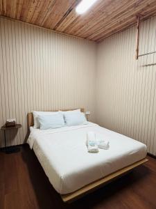 Birdhill Beach - Sea View Glamping Accommodation l Up to 80 Pax l Team Building Friendly