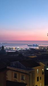 Luxury Seaview Apartment with Lift & Parking in Salerno City Center - Maison Dorotea