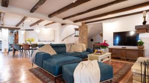 Rustic villa Amyra with pool and grill in Porec