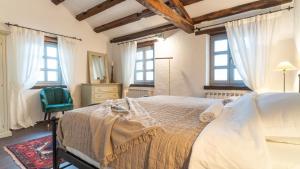 Rustic villa Amyra with pool and grill in Porec