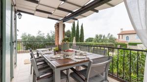 Family villa Aryana with pool in Porec