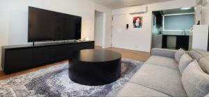 Sleek & Modern Oasis in the Heart of Prahran