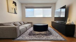 Sleek & Modern Oasis in the Heart of Prahran