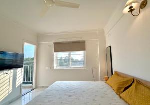 HomeSlice Sarjapur - Balcony Rooms