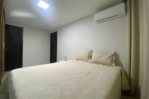 Apto beira-mar do Bessa com piscina e vista paradisíaca