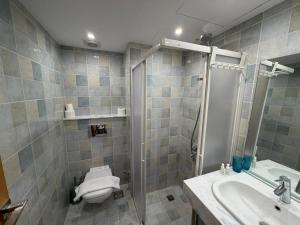 Scarab 2BR Retreat | Pool Access