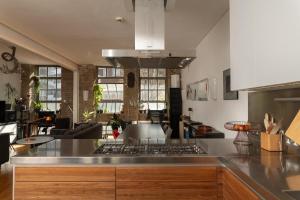 Stylish 2-Bed Flat in Prime Central London Spot