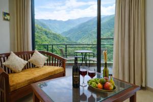 Rose Kasauli by Continental Group Kasauli !! Prime Location ! Restaurant ! Lawn ! Parking