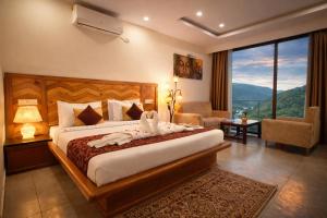 Rose Kasauli by Continental Group Kasauli !! Prime Location ! Restaurant ! Lawn ! Parking