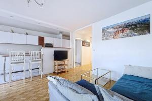 Bright family apartment near Nation