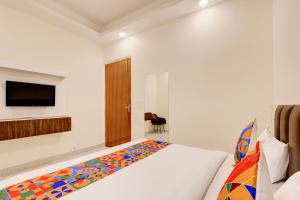 FabHotel Paradise Palace