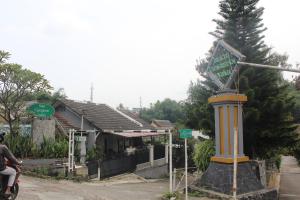 Guest House Griya Mas BCI A 39A