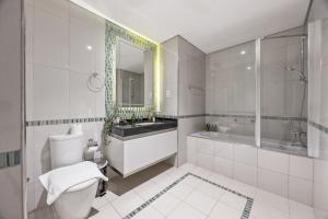 Elite Escapes - Glamorous Damac Heights - 2 BR