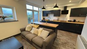 Six Bedroom House on Southmead road