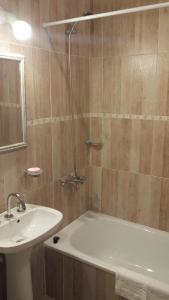 El Pueblo Aparts - Rada Tilly