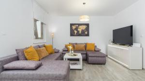 Villa Pendolina with pool and grill in Umag