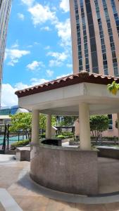 Venice Luxe King Bed Cinema Stay, Pool Canal Mall