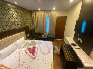 Hotel Ambika Residency Manali