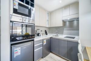 Modern apartment With Pool, AC & Wifi