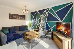 4-Bed Team House - City Access - 2x Parking - Wifi