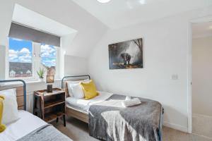 4-Bed Team House - City Access - 2x Parking - Wifi