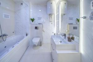 Jacuzzi Spa King Apartments FREE PARKING