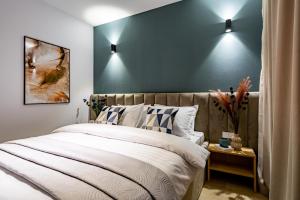 The park - One-bedroom apartment with a lake view