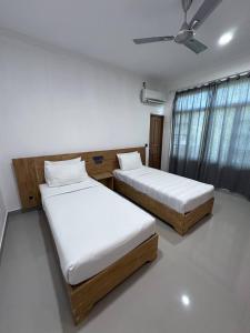 Dhonveli Inn