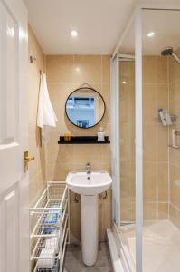 Angel - Top Floor Double Studio