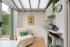 Angel - Top Floor Double Studio