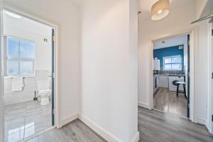 Latimer Flat 4 - Spacious 2-Bed Apt - Sleeps 6