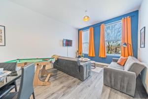 Latimer Flat 4 - Spacious 2-Bed Apt - Sleeps 6