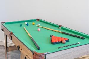 Latimer Flat 4 - Spacious 2-Bed Apt - Sleeps 6